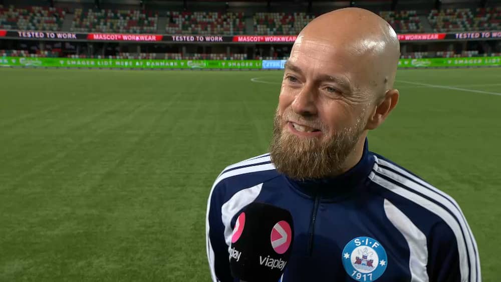 Skal vænne sig til VAR: 'Man holder på følelserne'