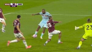 Brentford tager føring kort før pause