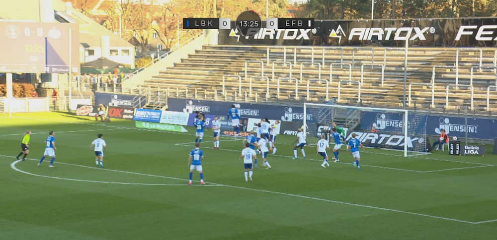 Neil Pierre med atletisk magtdemonstration - Lyngby foran 1-0