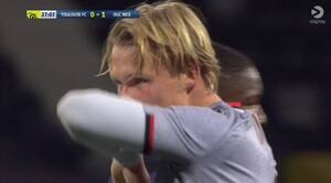 Kasper Dolberg viser farten og trækker rødt kort i tæt duel - se situationen her