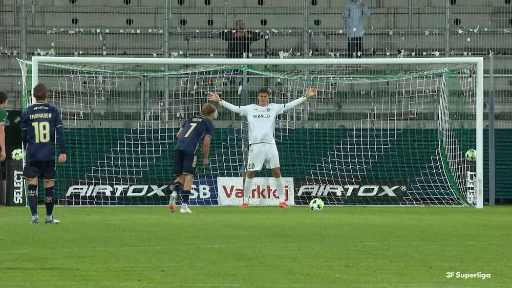 Stensikkert straffespark: Lyngby scorer igen
