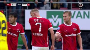 Odgaard bringer AZ foran mod Ajax lige før pausen