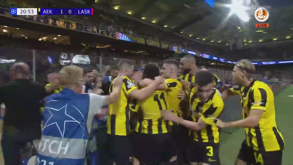 AEK besejrer LASK med frisparksdrøn