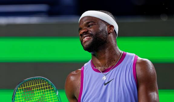 Tennisstjernen Tiafoe undskylder voldsomt udbrud mod dommer