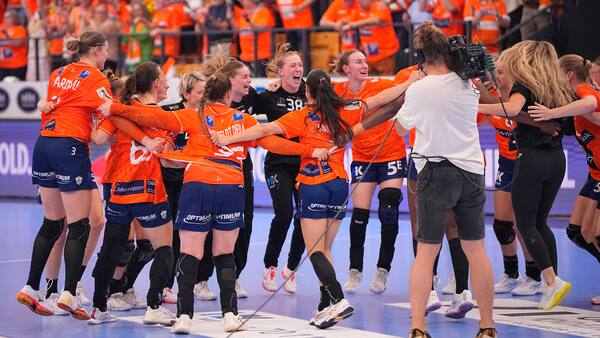 Odense støder Esbjerg af håndboldtronen i hæsblæsende finale