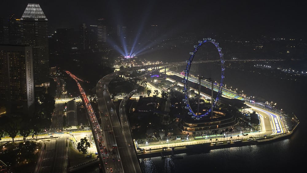 Nu går det løs med F1 i Singapore - Sådan sender vi i weekenden