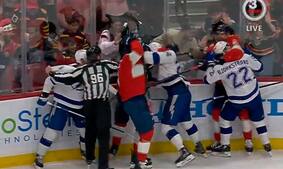 Stikker helt af: Bjorkstrand i voldsomt NHL-slagsmål