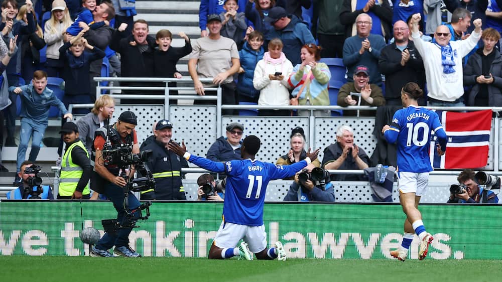Rundens heldigste mål? Everton i front