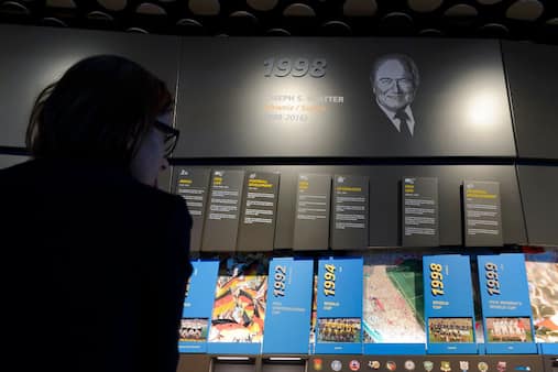 FIFA politianmelder Sepp Blatter i sag om dyrt fodboldmuseum