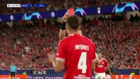 Helt bizart: Benfica-spiller laver straffe og scorer rødt kort