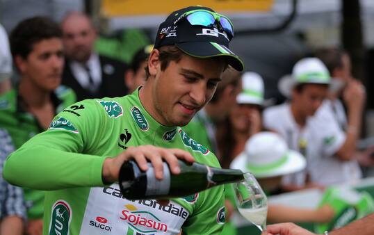 To danskere skal hjælpe Sagan til sejr i brostenshelvede