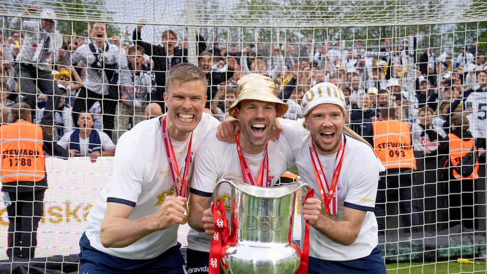Fra 'elsker dig' til rival