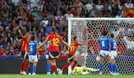Genial assist og lækker kasse: Spanien svarer stærkt igen