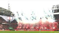 Se her: Kæmpe pyroshow udsatte Bundesliga-opgør