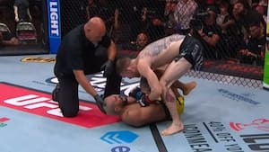 Brasilianer får grim knæskade i main event
