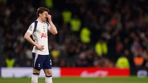 Spurs-fans har fået nok: Udvandrer i første halvleg