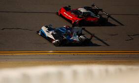 Vestis Cadillac åbner fra pole på Daytona
