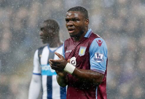 Jores Okore laver bizart selvmål i Aston Villa-fiasko