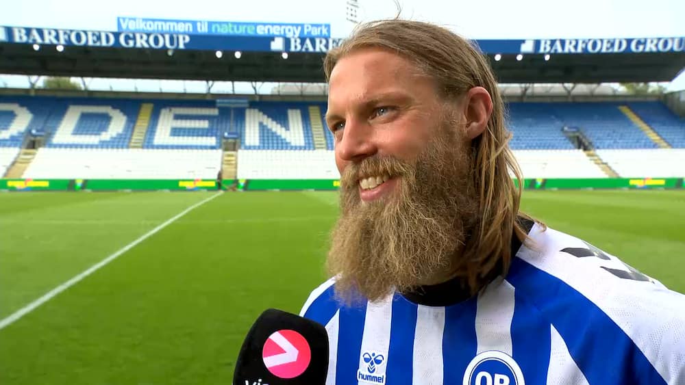 Paulsen takker af - det samme gør skægget og manken