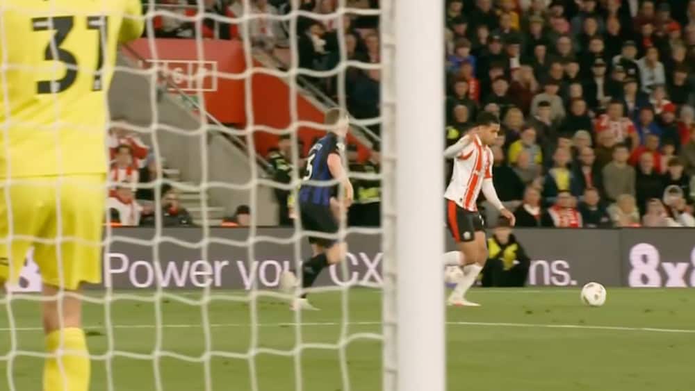 Vildfarent indlæg sender Southampton i playoff-finale