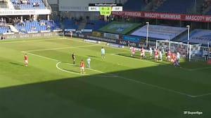 Netmaskerne blafrer igen: Poulsen brager bolden ind