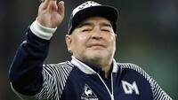 Læger melder om komplikationer efter hjerneoperation: Maradona døjer med forvirring og abstinenser