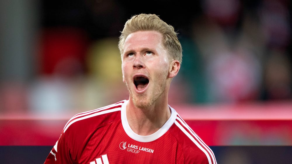 Tonni Adamsen scorer fire mål i Rapid Wiens storsejr