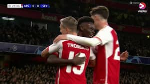 Trossard afslutter smukt angreb: Arsenal på 1-0