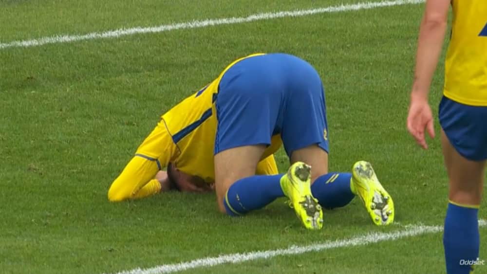 BIF i knæ: Selvmål sender SIF på 2-0