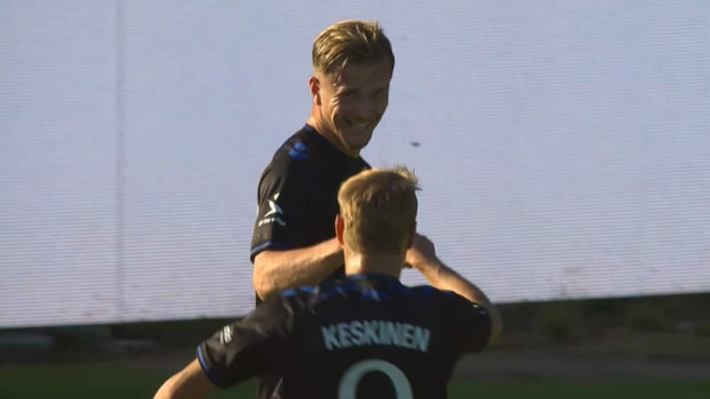 Dobbelt papegøje: Brandvarm duo bag OB-kasser