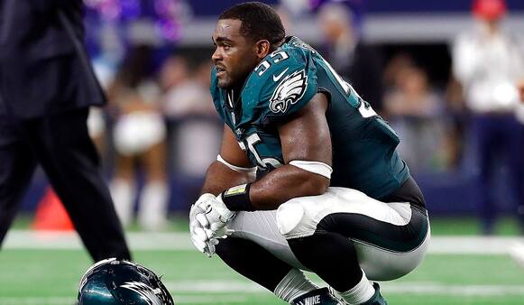 Eagles-fan tog verdens dummeste væddemål: Se ham blive sparket i skridtet - med tilløb - af sin kone
