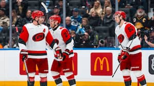 Ehlers brillerer med hattrick i Carolina-sejr