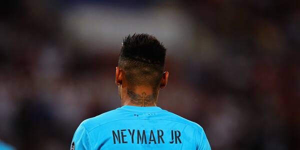 Succes: Neymar spiller Lukas Graham på klaver