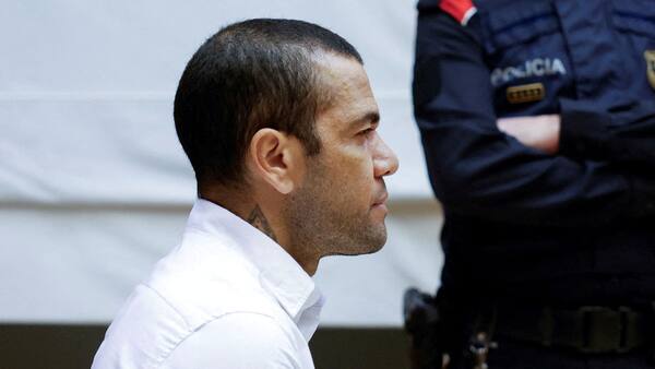 Dani Alves får fire et halvt års fængsel for voldtægt