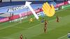 Utroligt: Hertha-spiller sparker flere meter over fra kort afstand