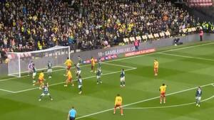 Dansker-dong: Kjerrumgaard header den ind for Watford