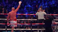 Fury sejrer i boksebraget: Se den dramatiske KO her