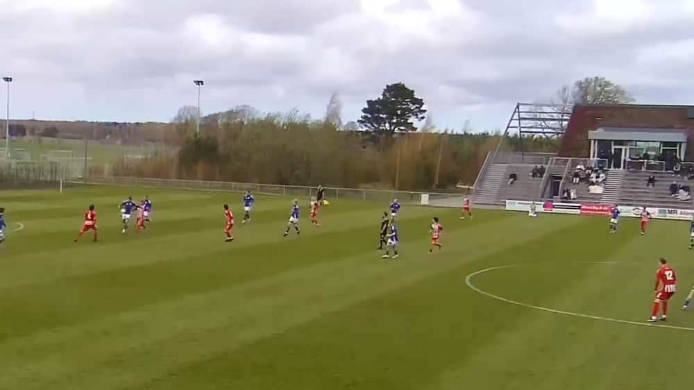 Vildt mål i Danmarksserien: Scorer fra eget felt