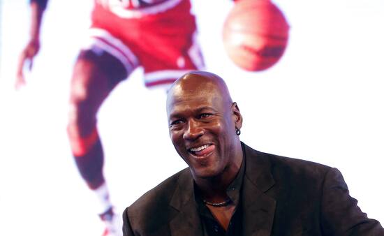 Michael Jordan køber sig ind i e-sport