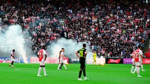 Afbrudt hollandsk derby spilles færdig uden fans på stadion