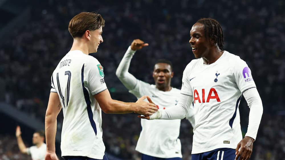 Tottenham på 2-0 før pausen: Se begge mål her