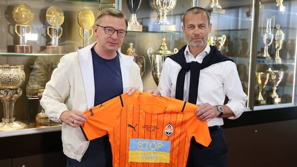 Cheftræner tager emotionel afsked med ukrainsk storklub