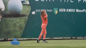 Skønne billeder: 4-årig pige med imponerende golfsving