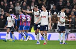 Femte nederlag i træk: Spurs' 10 mand taber London-brag