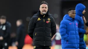 Wolves-træner i konfrontation med fans efter nyt nederlag