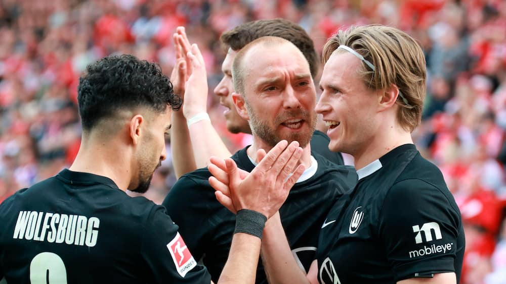 Forløsende Wolfsburg-sejr spolerer historisk trænerdebut