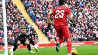 Flot Diaz-debut på Anfield: Laver assist efter fremragende detalje på baglinjen