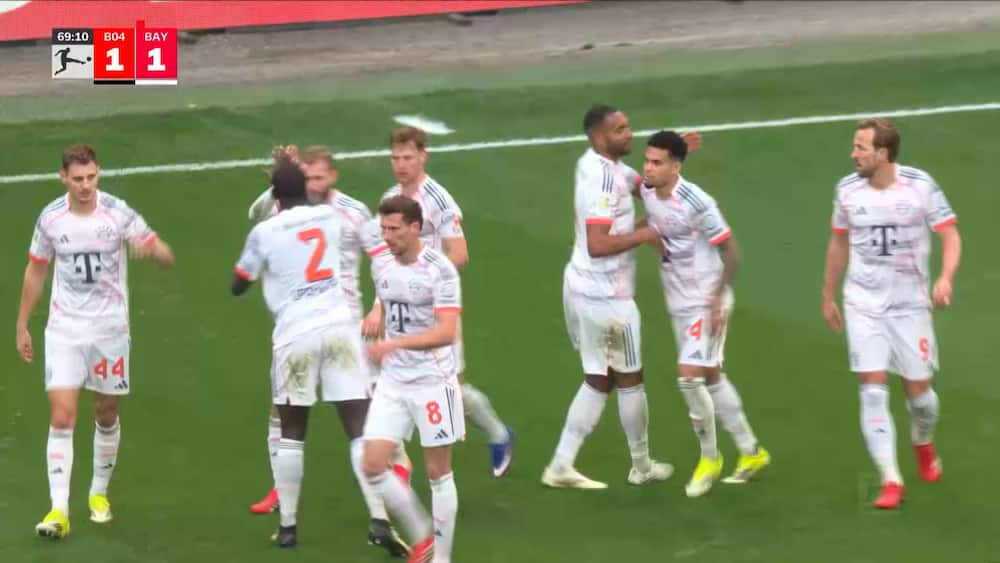 Bayerns 10-mand udligner mod Hjulmands Leverkusen