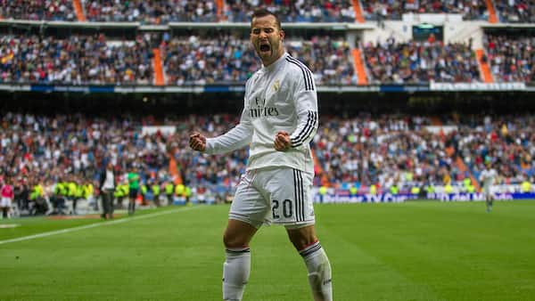 SKØRT: Real Madrid-stjerne springer ud som popsanger