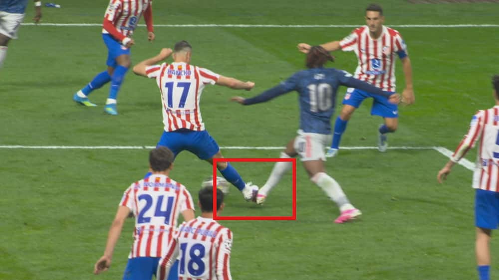 Elkjær og Laudrup harcelerer: 'Tag dog noget ansvar'